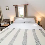 1 Castle Cottages
