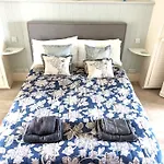 Beautiful One Bedroom Apartment With Parking
