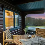 Alder Lodge, 12 Fingle Glen Lodges, Exeter