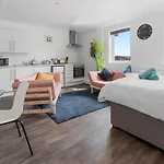 Exeter City Centre Apartments Baxter Apartment