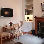 Willow House Excellent Accomodation Central Exeter-Uni-Chiefs-Rd&E-Courtyard Garden-Public Parking In Vicinty-Sleeps Up To 6