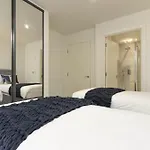 Linacre 11 - Modern 2 Bed Behind The Cathedral With Free Parking And Fast Wifi
