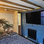 City Centre Stylish Hideaway
