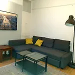 Mulberry House Excellent Central Location Courtyard Garden 3 Bedrooms Sleeps Up To 6 Public Parking In Vicinty