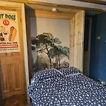 City Centre Stylish Hideaway