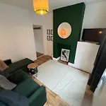 Small, Compact And Cosy 2 Bed