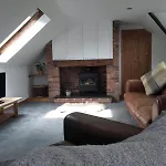 Cosy Farm Cottage