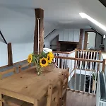Cosy Farm Cottage