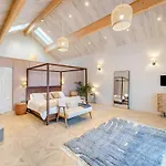 Ohso Cabin