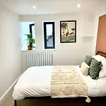 City Centre Garden Apartment