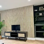 City Centre Garden Apartment