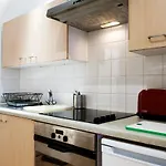 Quiet Self Contained Studio Flat Near Town Centre And University