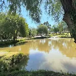 Peaceful Lake Retreat - Fishing Lakes - Short Stays Uk