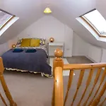 15 Saxon Road