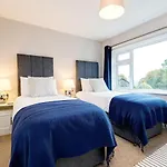 Luxury Detached 4 Bedroom House