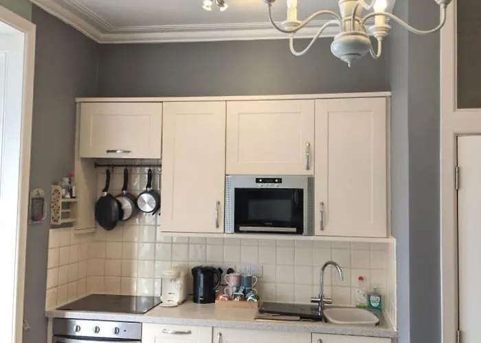 Beautiful One Bedroom Apartment With Parking