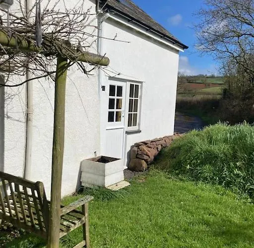 Rural Devon Retreat In Stunning Exe Valley.