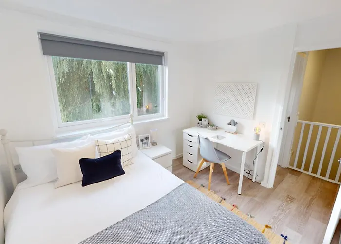 Bright And Cosy 4-Bedroom Home