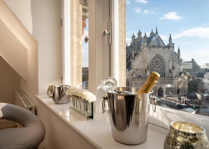 Cathedral View - An Exclusive Private Apartment On Cathedral Green, Exeter
