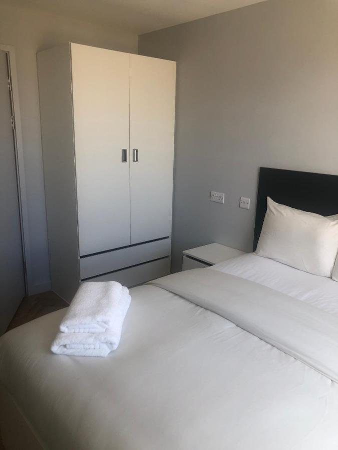 Brand New Modern Rooms, & - Sk *