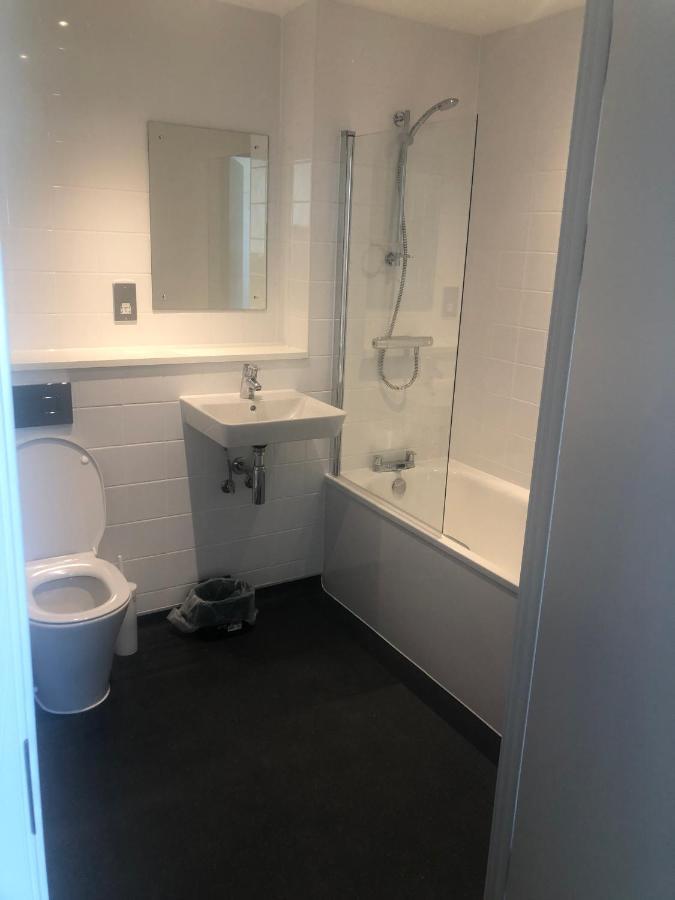 Brand New Modern Rooms, & - Sk *
