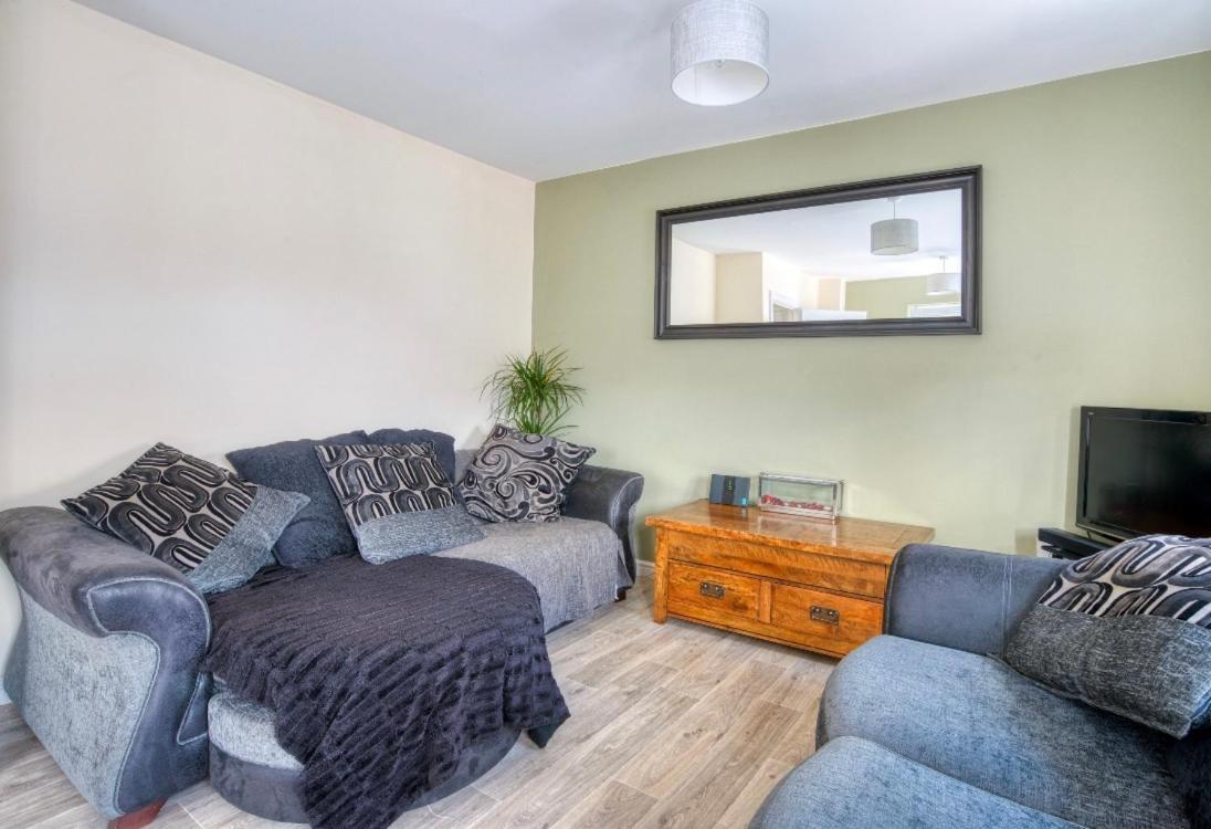 Entire 4 Bed Townhouse Exeter