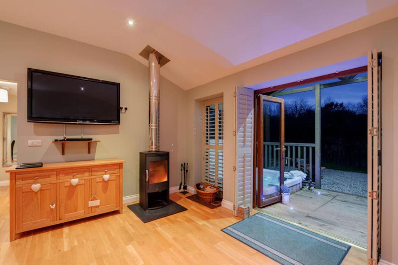 Heron Lodge, South View Lodges * Exeter