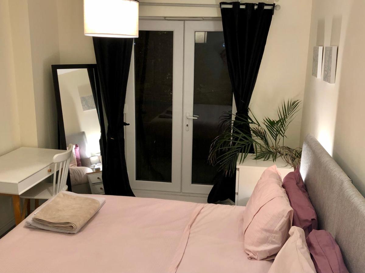 Entire 4 Bed Townhouse Exeter