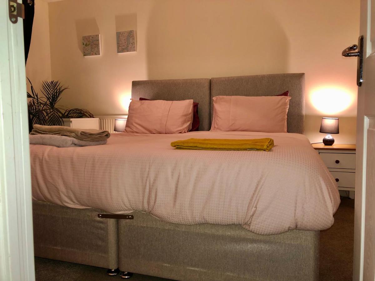 Entire 4 Bed Townhouse * Exeter