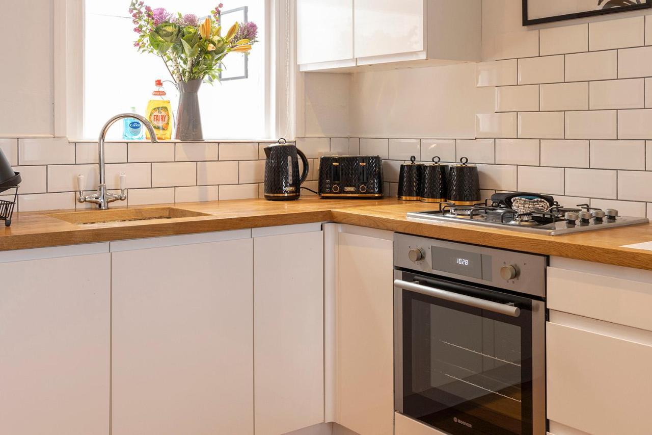 Luxe Garden House For 6 In Appartement Exeter