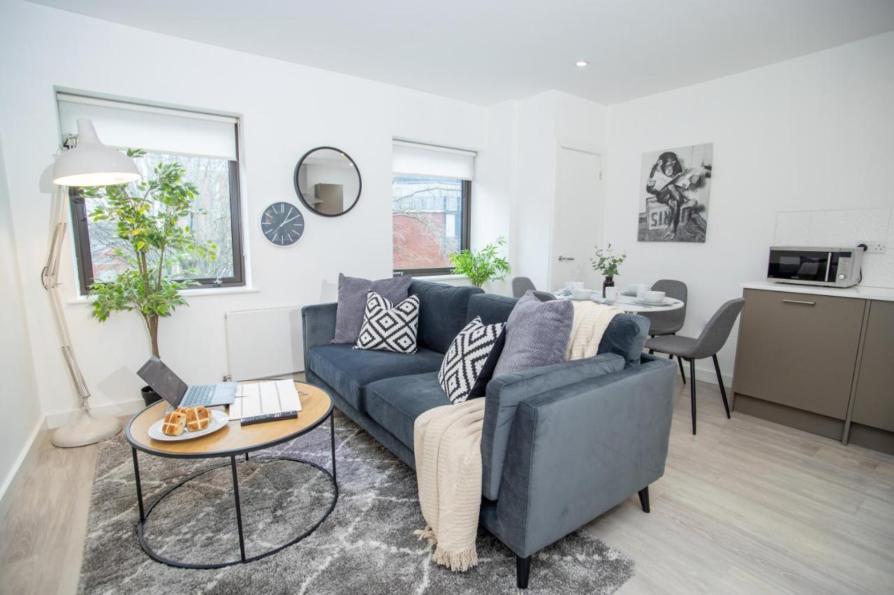 Pembroke House For Families Business Relocation Free Parking Exeter