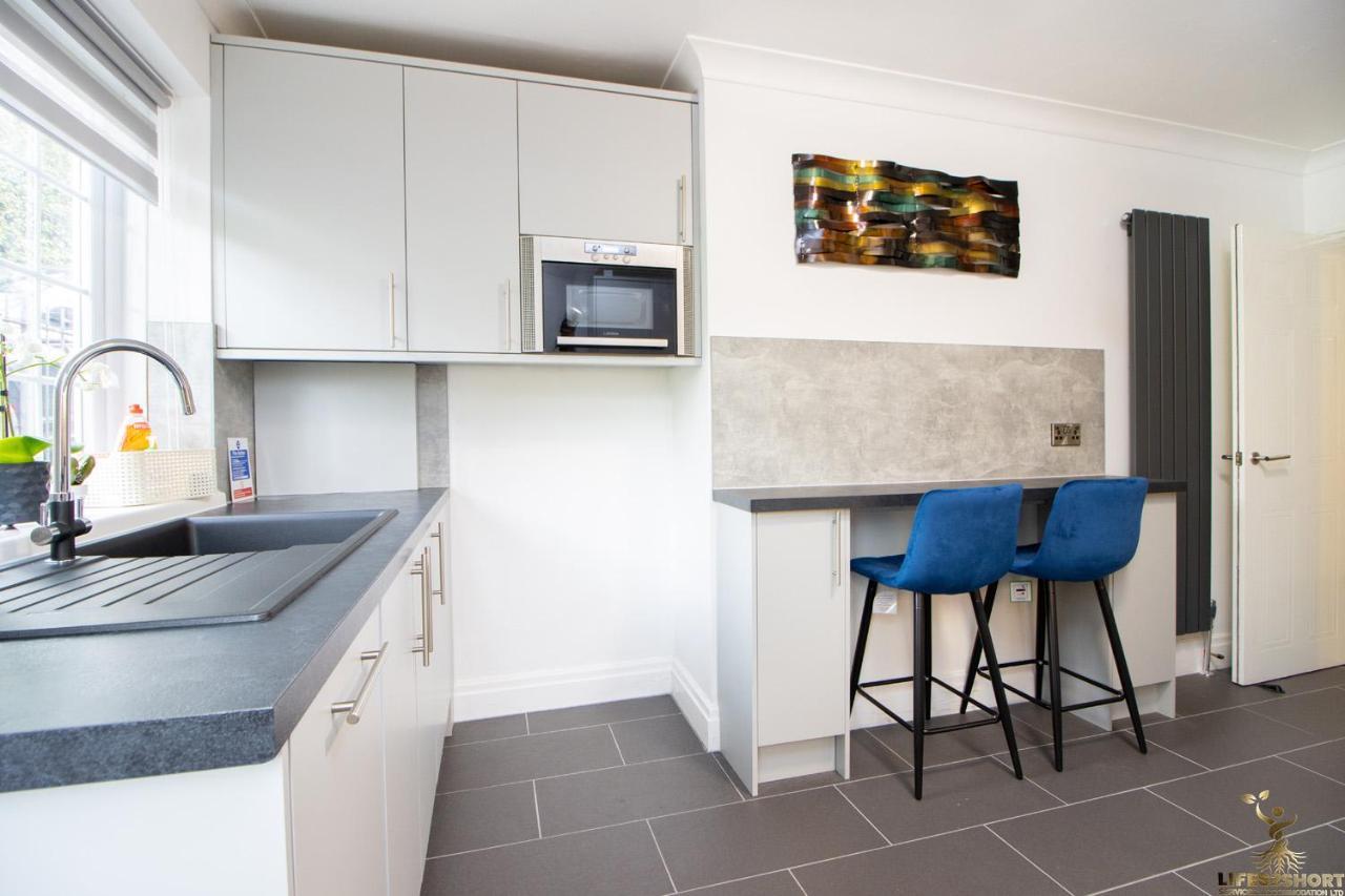 Station Close To Centre With Parking * Exeter