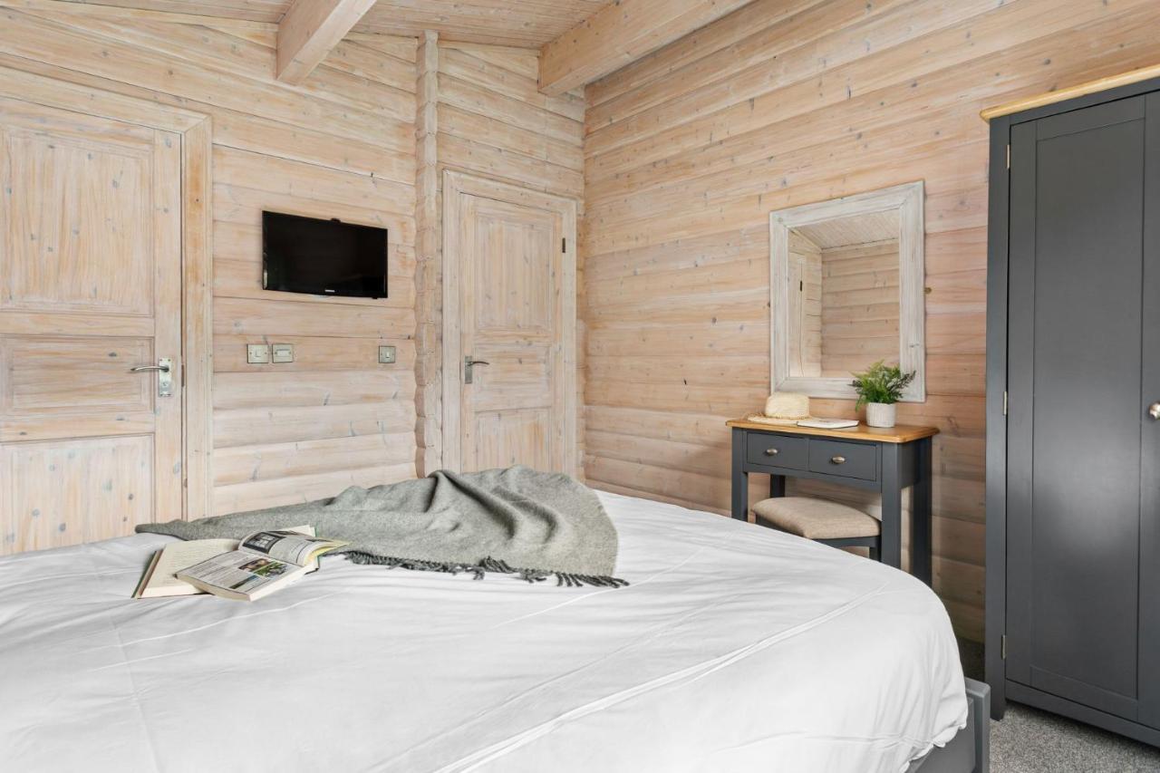 Alder Lodge, 12 Fingle Glen Lodges, * Exeter