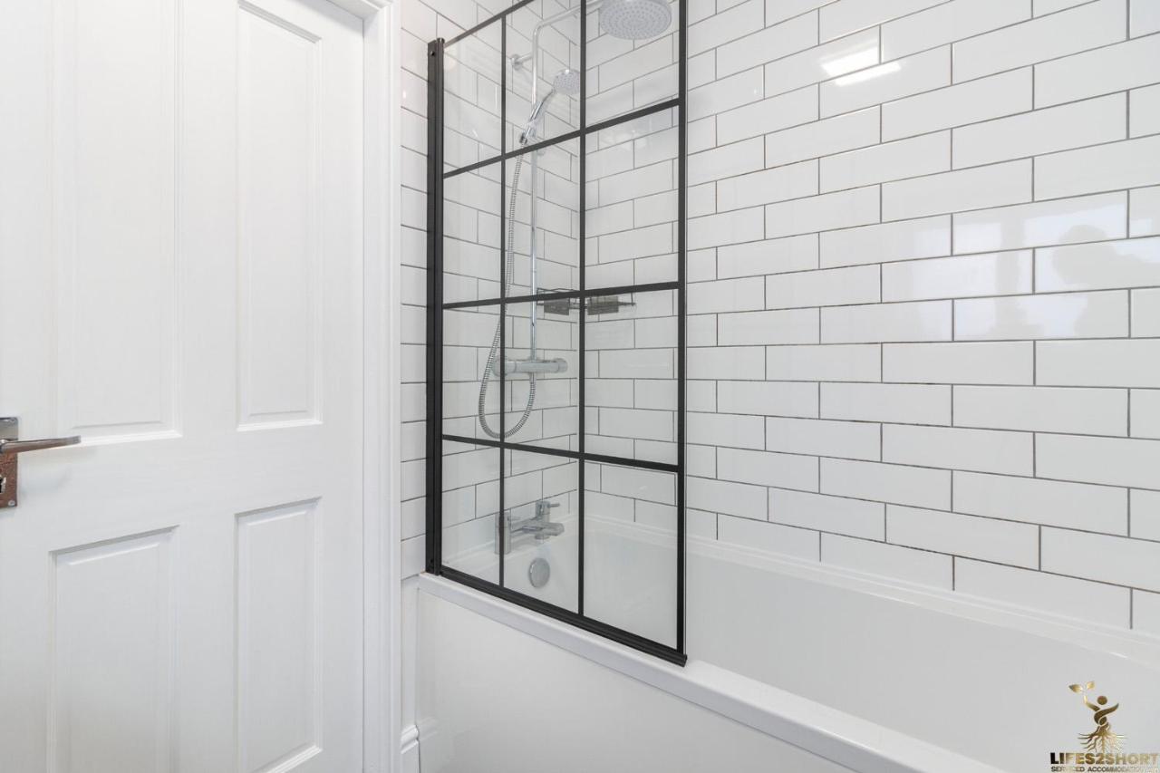 Luxe Garden House For 6 In Appartement Exeter
