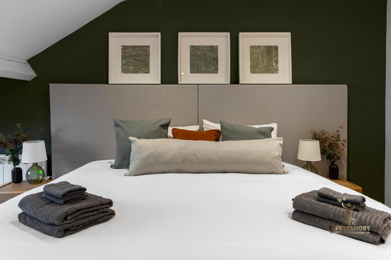 Apartment Luxe Courtyard For 4 Near Centre Exeter