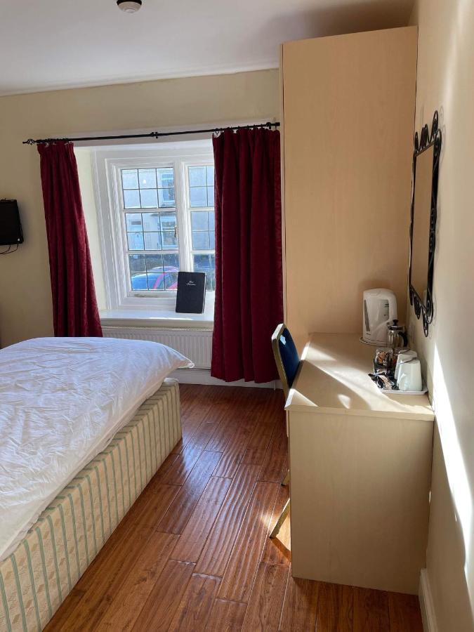 Bed & Breakfast Stowey Arms *