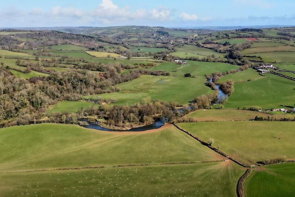 Rural Devon Retreat In Stunning Exe Valley.