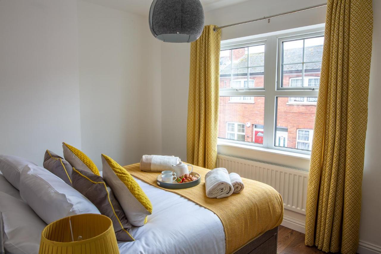 Isca House, Private Garden, Close To Center, The Quay, Free Wifi Holiday home *