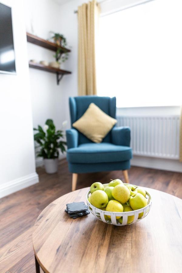 Isca House, Private Garden, Close To Center, The Quay, Free Wifi Holiday home *