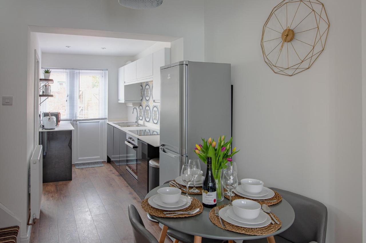 Isca House, Private Garden, Close To Center, The Quay, Free Wifi Holiday home Exeter
