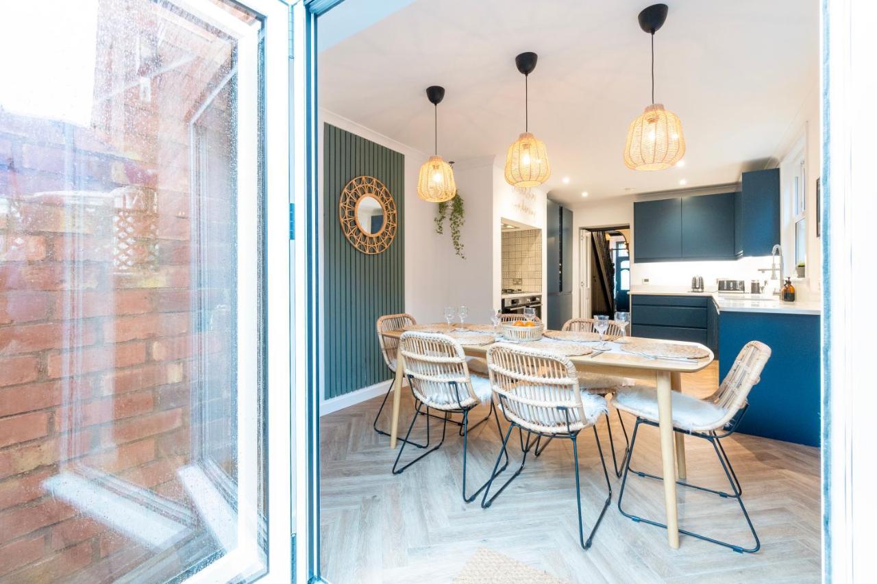 Athelstan Townhouse - A Chic Townhouse In The Heart Of Historical 5mins To Centre