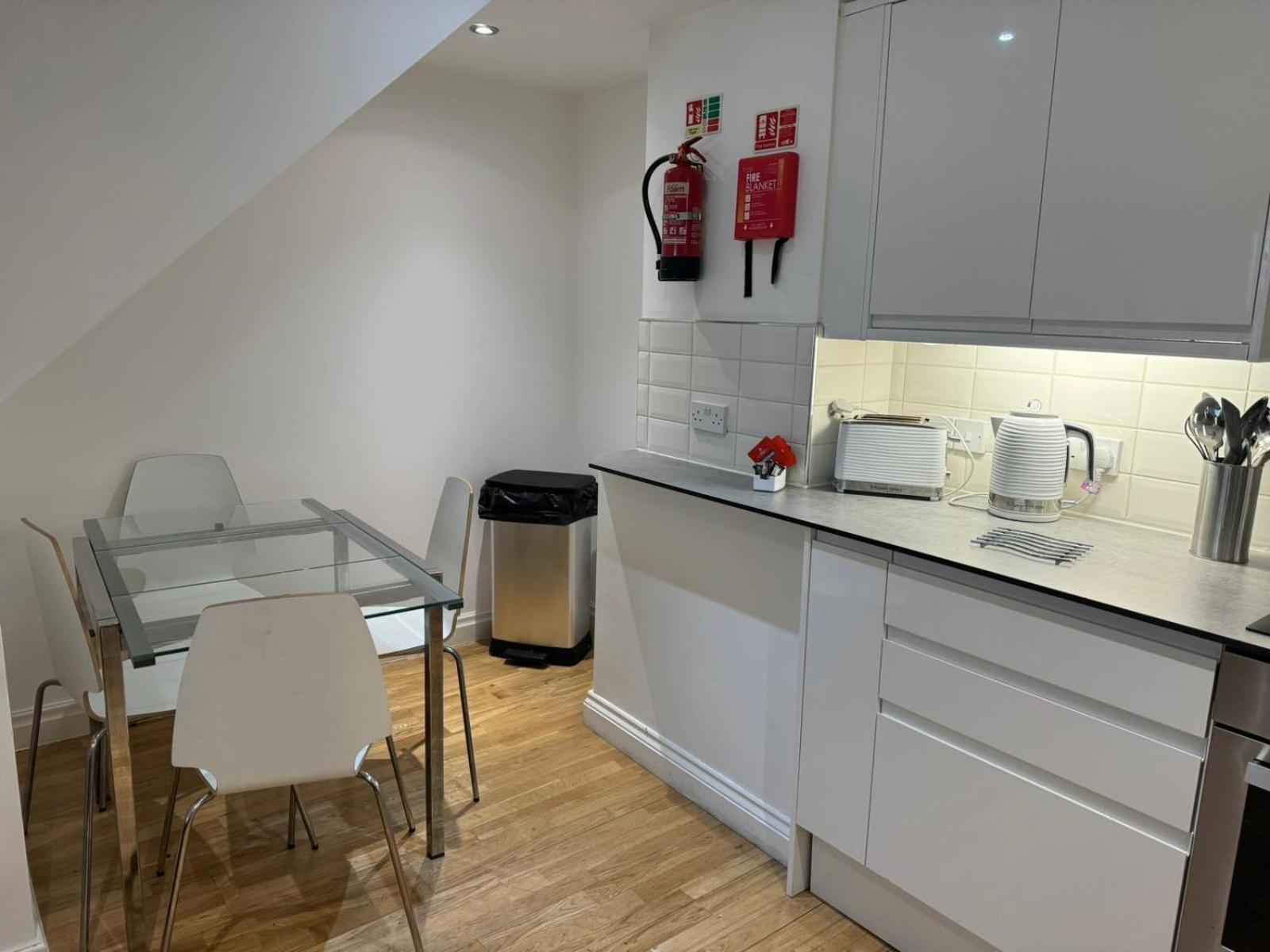 West Street Mews - Serviced Apartment