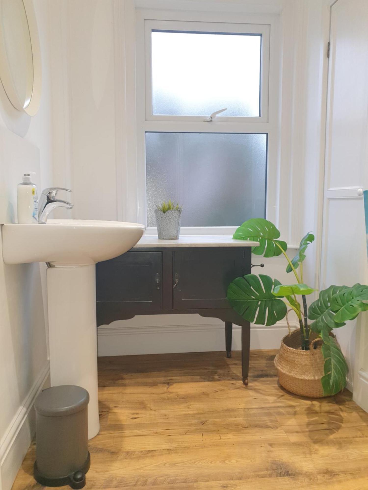 Mulberry House Excellent Location Courtyard Garden 3 Bedrooms Sleeps Up To 6 Public Parking In Vicinty Holiday home Exeter