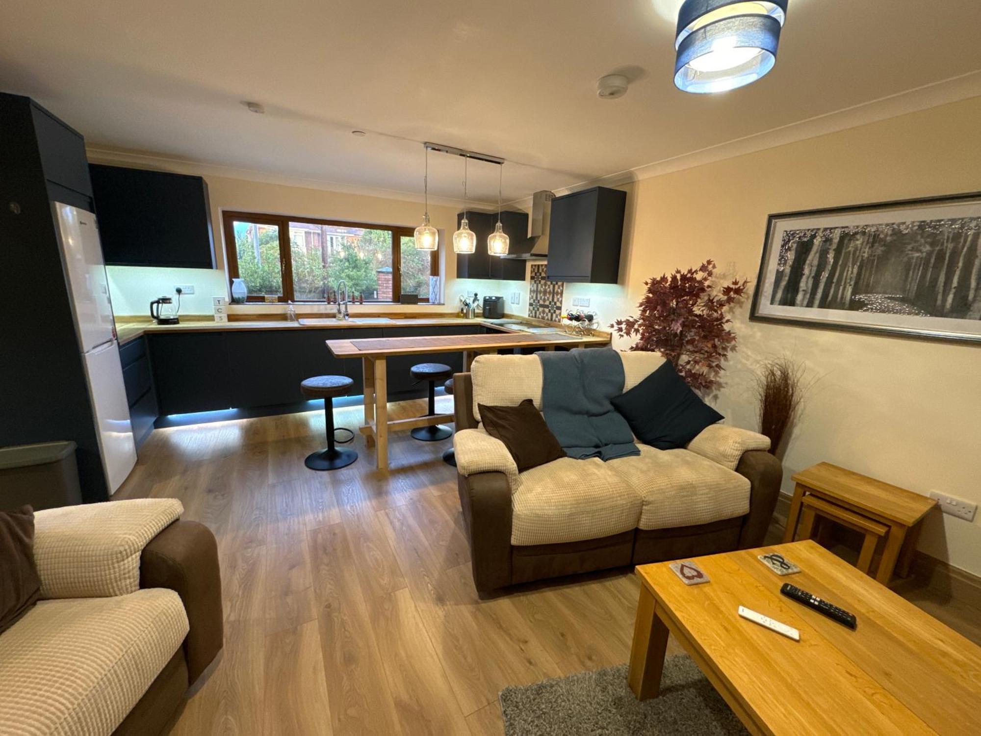 Appartement New Flat, 3 X Double Bed En-suite Bedrooms, Private Kitchen & Lounge, Free Private Parking & Own Workspaces Exeter