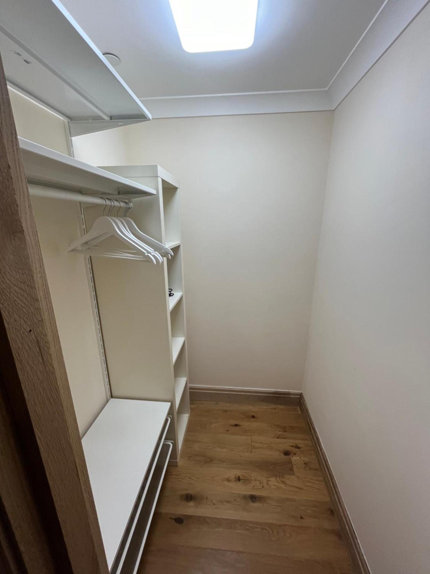 Appartement New Flat, 3 X Double Bed En-suite Bedrooms, Private Kitchen & Lounge, Free Private Parking & Own Workspaces