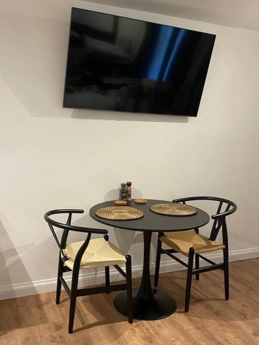 Ultra Modern Apartment, In Apartment