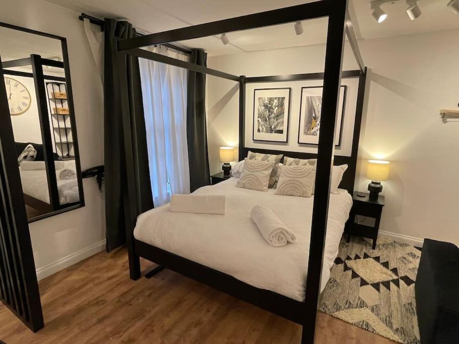 Ultra Modern Apartment, In