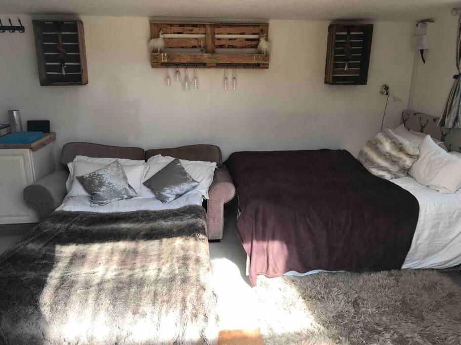 Rustic Lodge, Stunning Views & Star Gazing Bath *