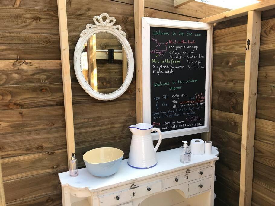 Rustic Lodge, Stunning Views & Star Gazing Bath
