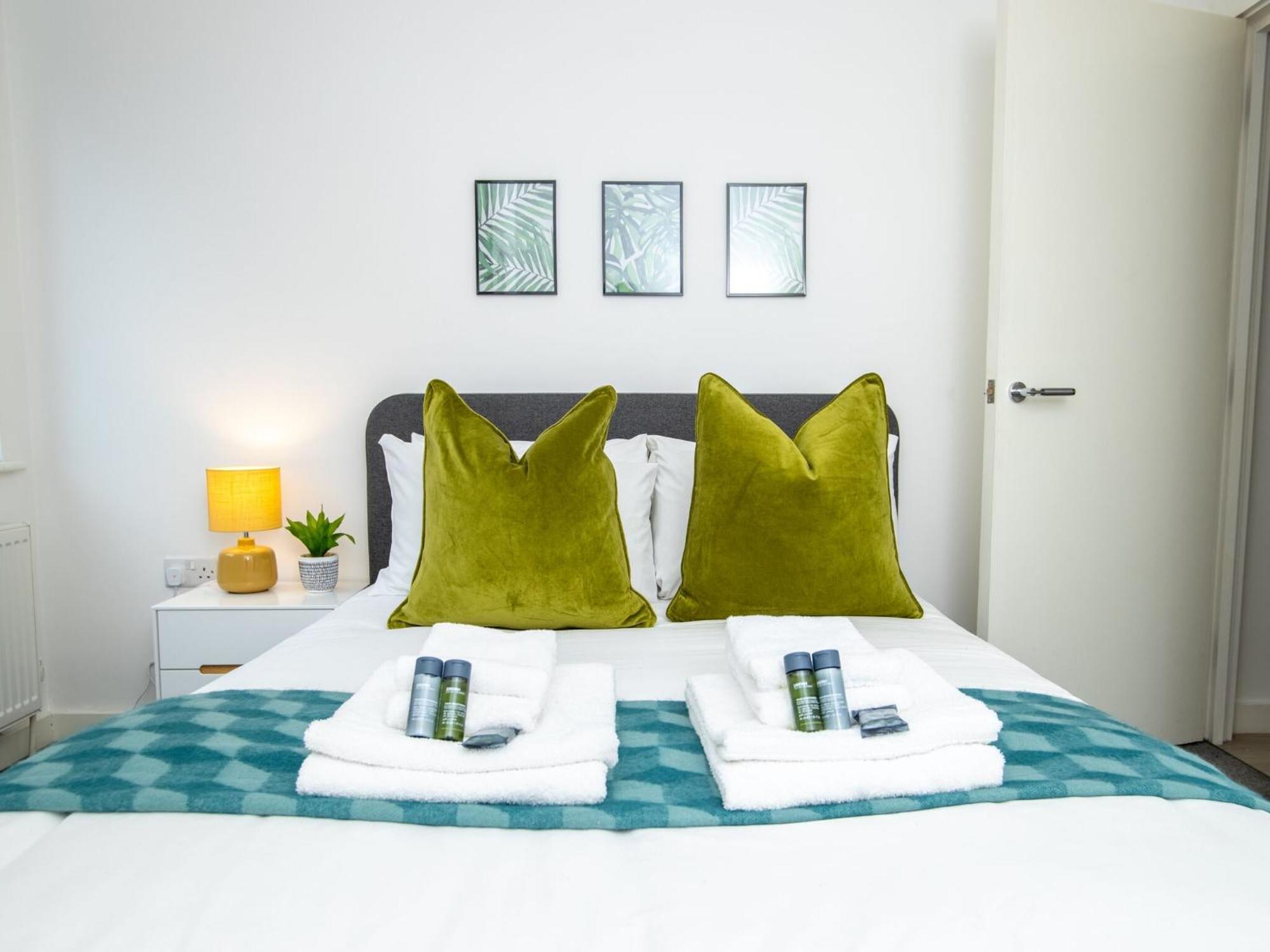 Holiday home Pembroke House For Families Business Relocation Free Parking *